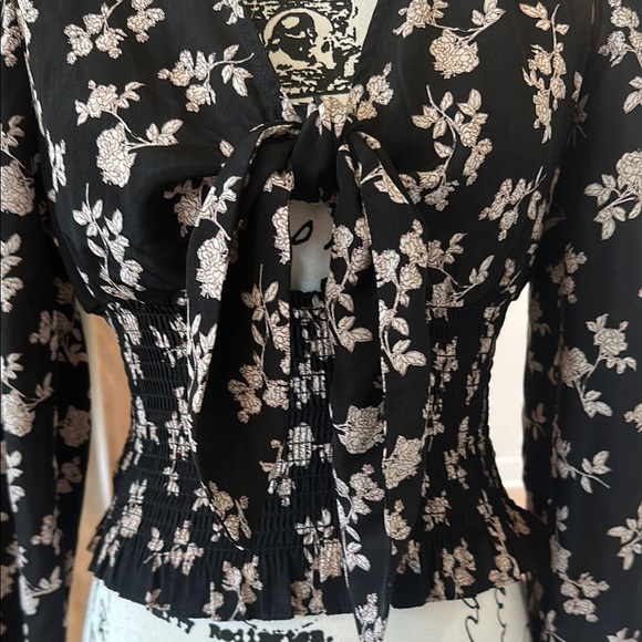 Love Tree Black and White Tie Front Long Sleeve Blouse - Picture 4 of 5